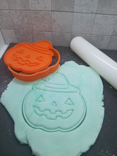 Load image into Gallery viewer, Jack O'Lantern with Hat Pumpkin Cookie Cutter 3D Printed Biscuit Stamp Fondant