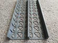 Load image into Gallery viewer, OO Gauge Twin Track Bridge Girder and Support Piers for Model Railway