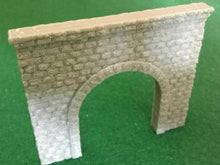 Load image into Gallery viewer, Stonework Railway Tunnel Single Track N Gauge Model Train Portal Retaining Walls