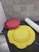 Load image into Gallery viewer, Hearts and Paws Circular Cookie Cutter 3DPrinted Biscuit Stamp Fondant Cake
