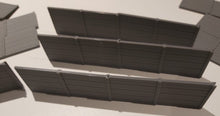 Load image into Gallery viewer, OO Gauge 20 x Model Railway Walls Tracking Fencing Security Fences 1.4m Total