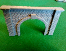 Load image into Gallery viewer, OO Gauge Railway Tunnel Entrance Stonework Single Track Model Train Portal