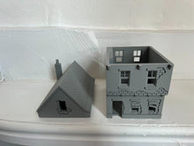 Load image into Gallery viewer, Small Ruined House with Wooden Barricades - Tabletop Wargaming Buildings 28mm
