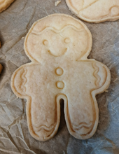 Load image into Gallery viewer, Gingerbread Man Mug Hugger Topper Cookie Cutter 3D Printed Biscuit Stamp Fondant2