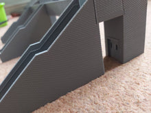 Load image into Gallery viewer, OO Gauge Model Railway Station Platform Footbridge with Lifts Double Walkway