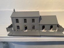 Load image into Gallery viewer, 28mm Railway Station Building Train Station Building with Platform & Annex