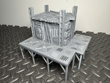 Load image into Gallery viewer, 28mm Wasteland Medium Shanty Huts Sci-Fi or Post-Apocalyptic Terrain