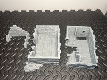 Load image into Gallery viewer, Ruined House Terrain for D&D Fantasy Games Wargaming Scenery 15mm 20mm 28mm