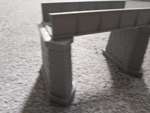 Load image into Gallery viewer, Model Railway Girder Bridge With Stone Effect End Supports 00 Gauge Single Track