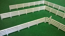 Load image into Gallery viewer, Railway 00/H0 gauge Line Side Fencing Model Scenery Fence Kit 6 Panels + 1 Gate