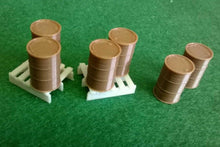 Load image into Gallery viewer, 10 x Oil Drums with 4 x Large Storage Pallets 00 gauge Lineside Railway Scenery