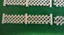 Load image into Gallery viewer, Railway Fencing Diaroma  Scenery 00/N gauge  Line Side Fencing 18 Pieces