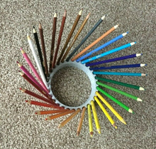 Load image into Gallery viewer, Spiral Pencil Holder Desktop Pencil Storage Decorative Stationery Holder Crown