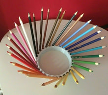 Load image into Gallery viewer, Spiral Pencil Holder Desktop Pencil Storage Decorative Stationery Holder Crown