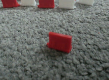 Load image into Gallery viewer, Modern Traffic Barriers OO Gauge Roadworks Model Railway Red and White