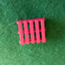 Load image into Gallery viewer, Large Red LPR Pallets Model Railway Scenery 00 Gauge La Pallete Rouge 24 Pack