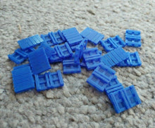 Load image into Gallery viewer, Blue Chep Pallets Model Railway Scenery 00 Gauge Euro Pallet Ready Made 24 Pack