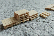 Load image into Gallery viewer, Real Wood Pallets Model Railway Scenery 00 Gauge Euro Pallet Ready Made 24 Pack