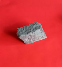 Load image into Gallery viewer, Boulders Rocks 28mm Wargame Role Play Scenery Objective 3D Printed 5 Styles