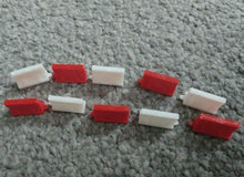 Load image into Gallery viewer, Modern Traffic Barriers OO Gauge Roadworks Model Railway Red and White