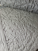 Load image into Gallery viewer, 16
