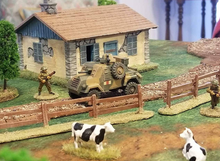 Load image into Gallery viewer, Rural Stone House Removable Roof Wargaming Building 28mm
