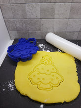 Load image into Gallery viewer, Christmas Tree with Star Cookie Cutter 3D Printed Biscuit Stamp Fondant Decor4
