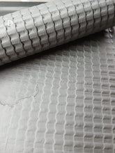 Load image into Gallery viewer, 18
