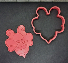Load image into Gallery viewer, Bee Cookie Cutter 3D Printed Biscuit Stamp Fondant Icing Cake Decoration
