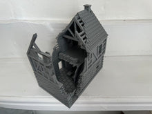 Load image into Gallery viewer, Destroyed Farmhouse Field HQ Command Centre Ruins Wargaming Building 28mm
