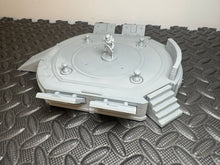 Load image into Gallery viewer, Desert Landing Platform Launch Pad 28mm Sci-Fi Tabletop Terrain Desertmania
