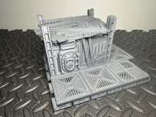 Load image into Gallery viewer, 28mm Wasteland Medium Shanty Huts Sci-Fi or Post-Apocalyptic Terrain
