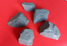 Load image into Gallery viewer, Boulders Rocks 28mm Wargame Role Play Scenery Objective 3D Printed 5 Styles
