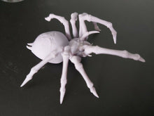 Load image into Gallery viewer, Giant Spiders Paintable Models Warhammer Dungeons and Dragons Boss Battle Beast
