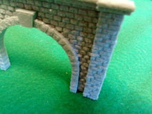 Load image into Gallery viewer, Twin Track Tunnel Portal N Gauge Model Train Portal Entrance Stonework Effect
