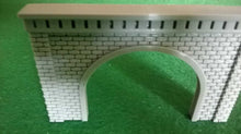 Load image into Gallery viewer, Stonework Detail Railway Tunnel TwinTrack N Gauge Model Train Portal Entrance
