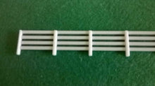 Load image into Gallery viewer, Model Railway Line Side Fence 00/H0 gauge Scenery Fence Kit  10 Panels + 2 Gates
