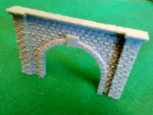 Load image into Gallery viewer, Twin Track Tunnel Portal N Gauge Model Train Portal Entrance Stonework Effect
